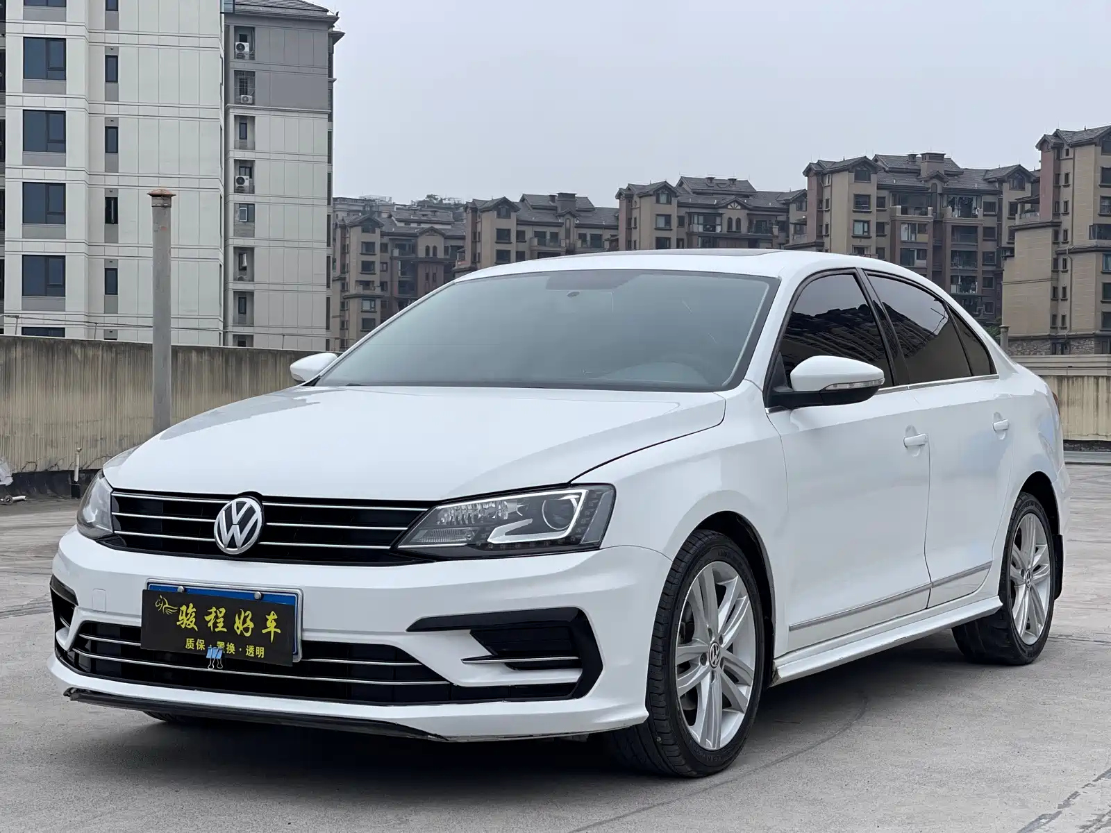 VOLKSWAGEN SAGITAR 2018
