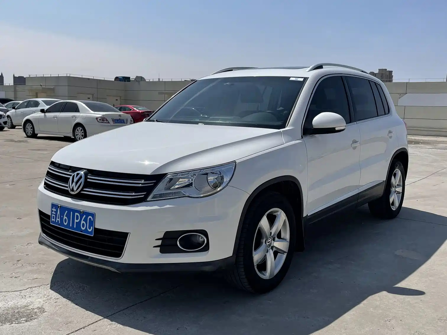 VOLKSWAGEN TIGUAN 2012