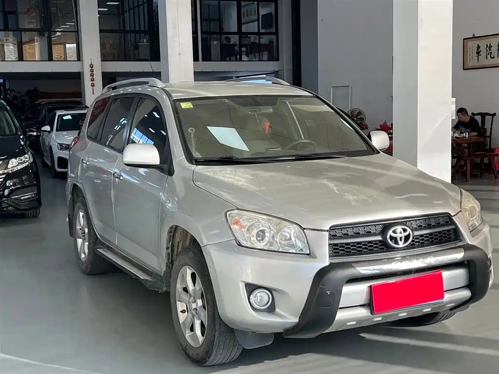 TOYOTA RAV4 RONGFANG 2011
