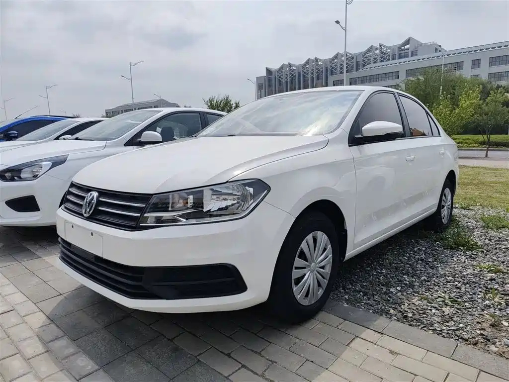 VOLKSWAGEN SANTANA 2019