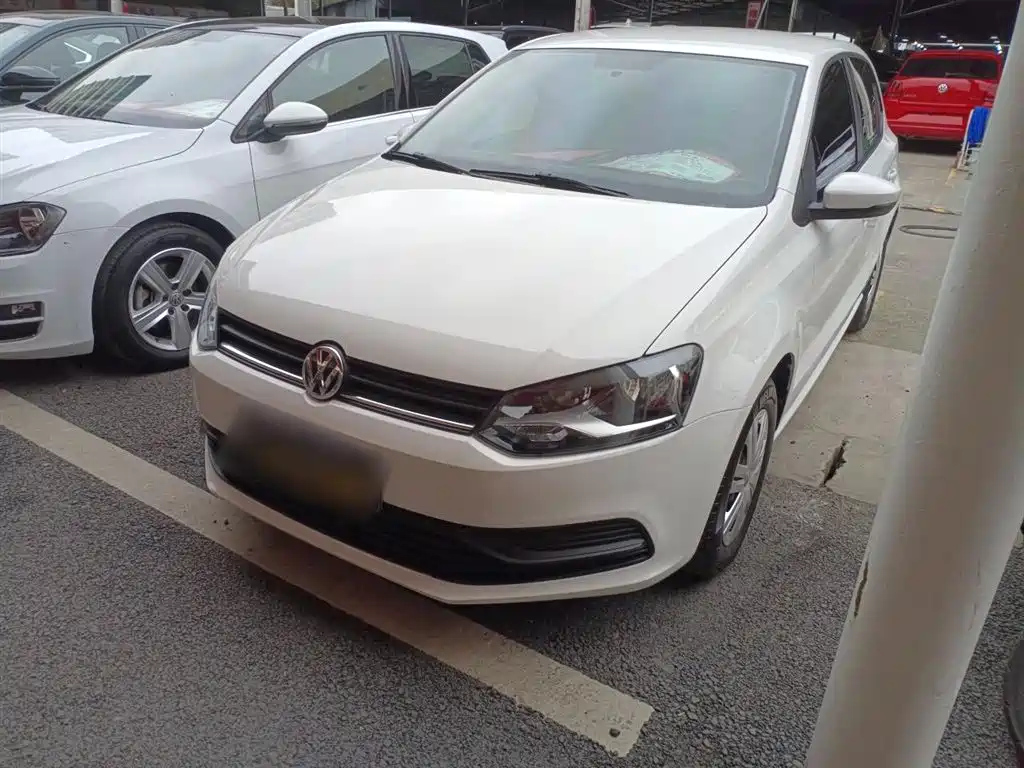 VOLKSWAGEN POLO 2016