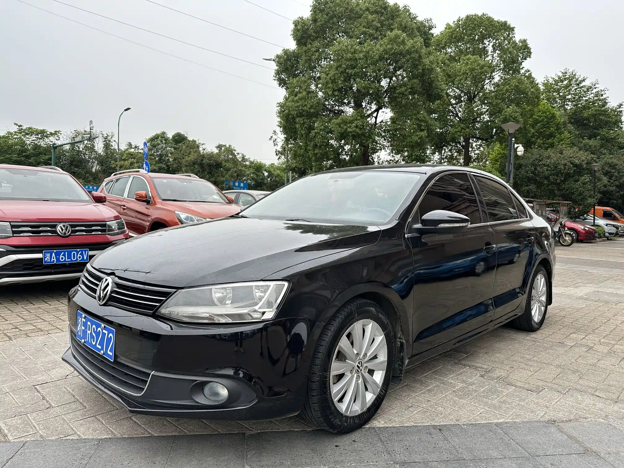 VOLKSWAGEN SAGITAR 2014