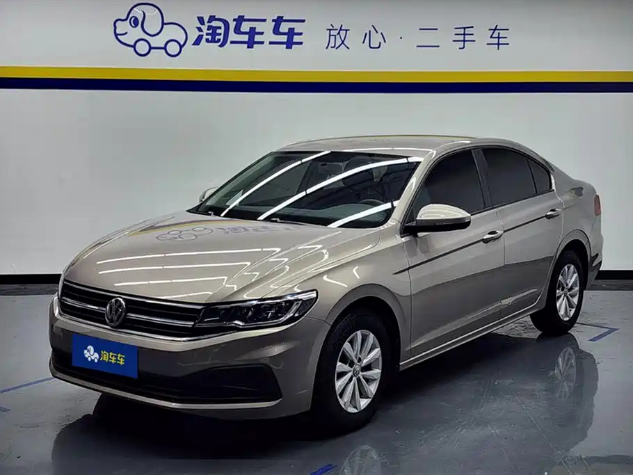 VOLKSWAGEN BORA 2020