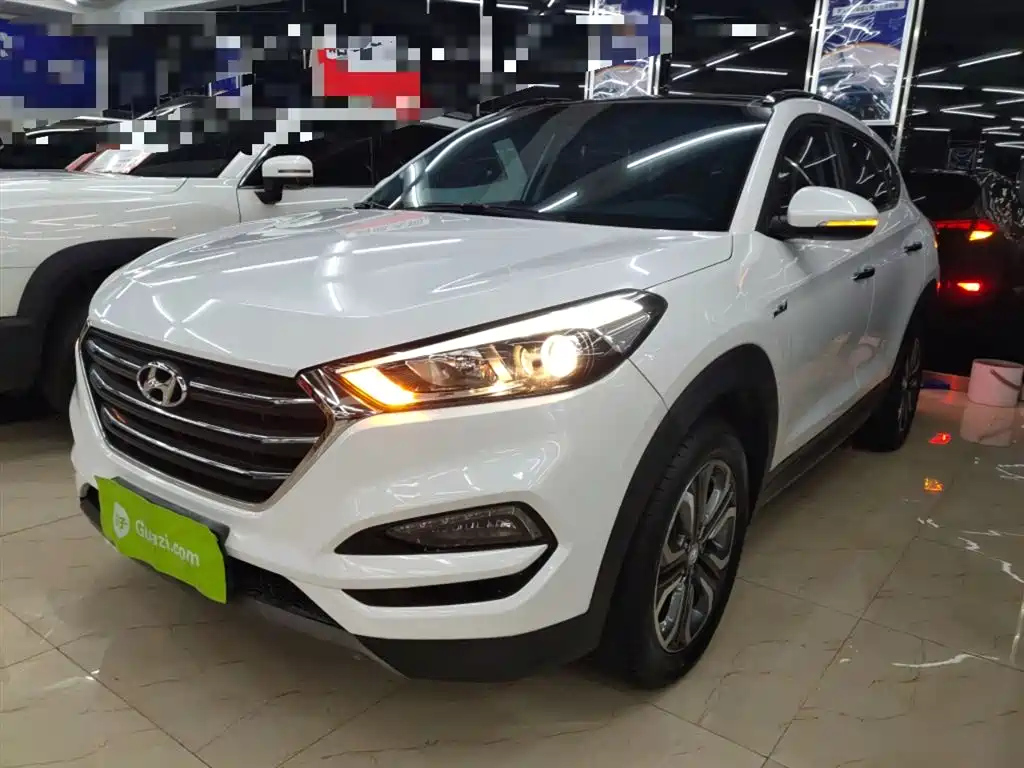 HYUNDAI TUCSON 2015