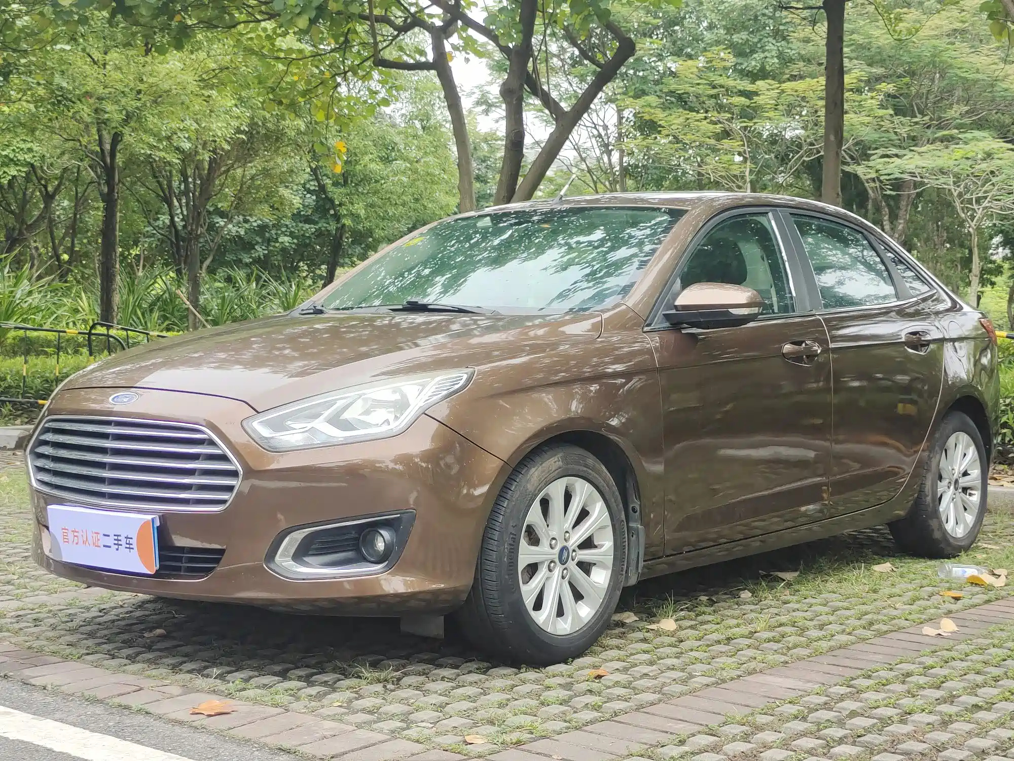 FORD ESCORT 2015