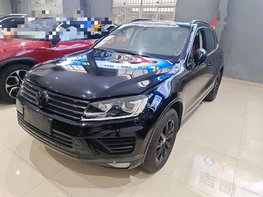 VOLKSWAGEN TOUAREG