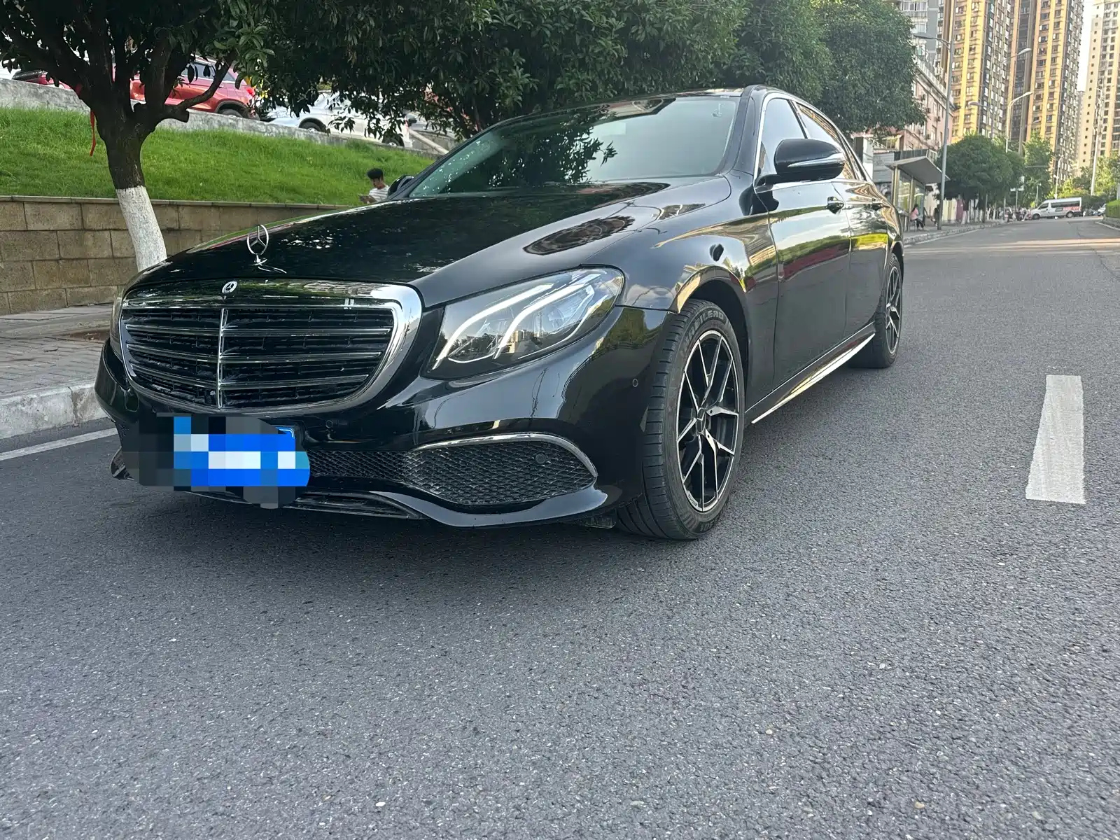 MERCEDES BENZ E-CLASS