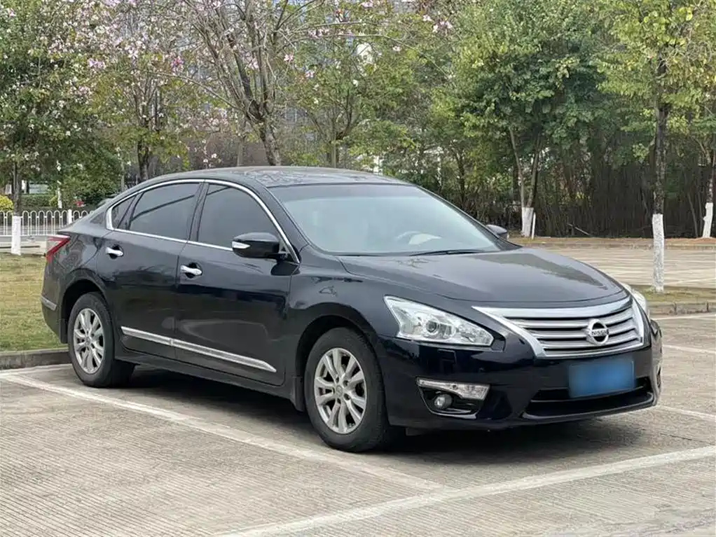 NISSAN TEANA 2013