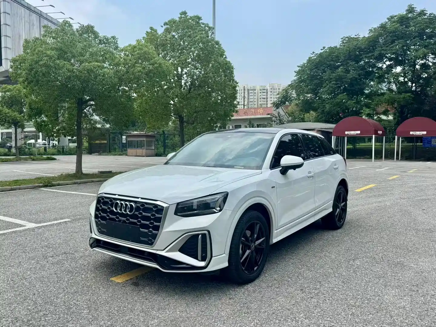 AUDI Q2L