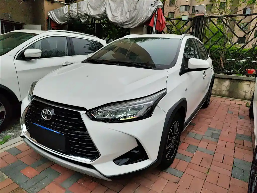 TOYOTA YARIS L DAZZLING