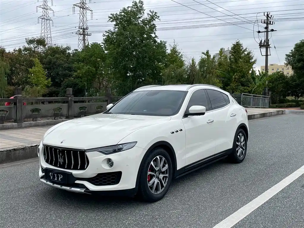 MASERATI LEVANTE 2016