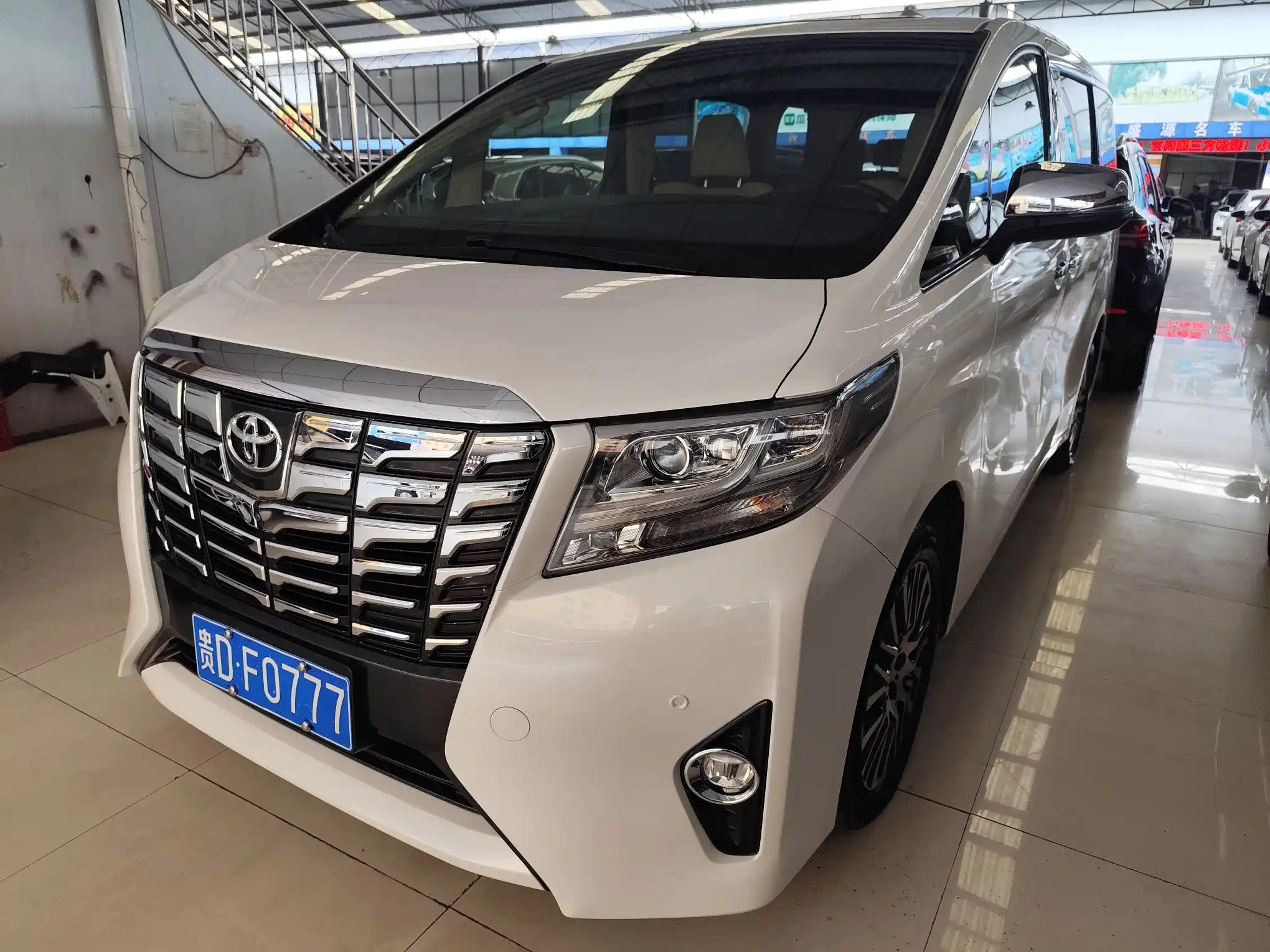 TOYOTA ALPHARD 2018