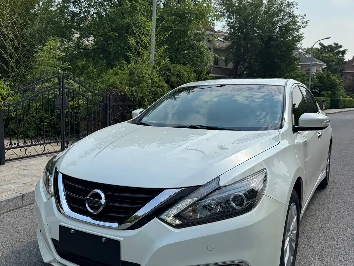 NISSAN TEANA 2016