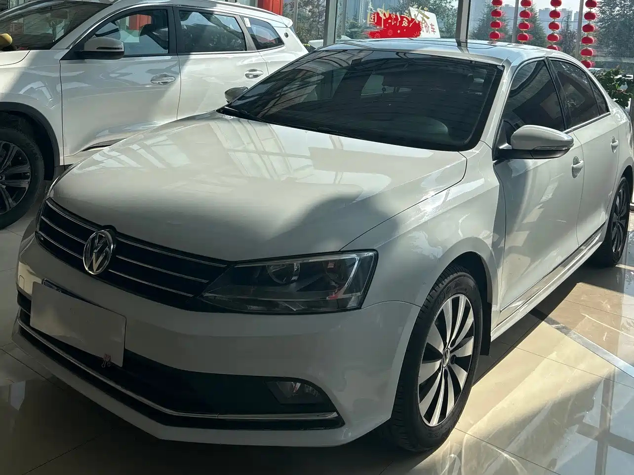 VOLKSWAGEN SAGITAR 2018