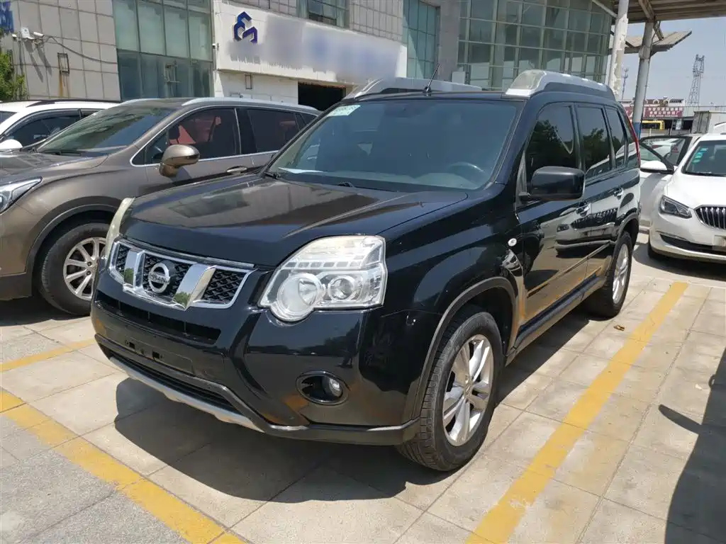 NISSAN X-TRAIL 2012