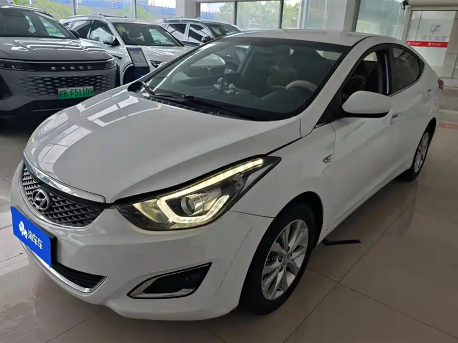HYUNDAI ELANTRA 2016