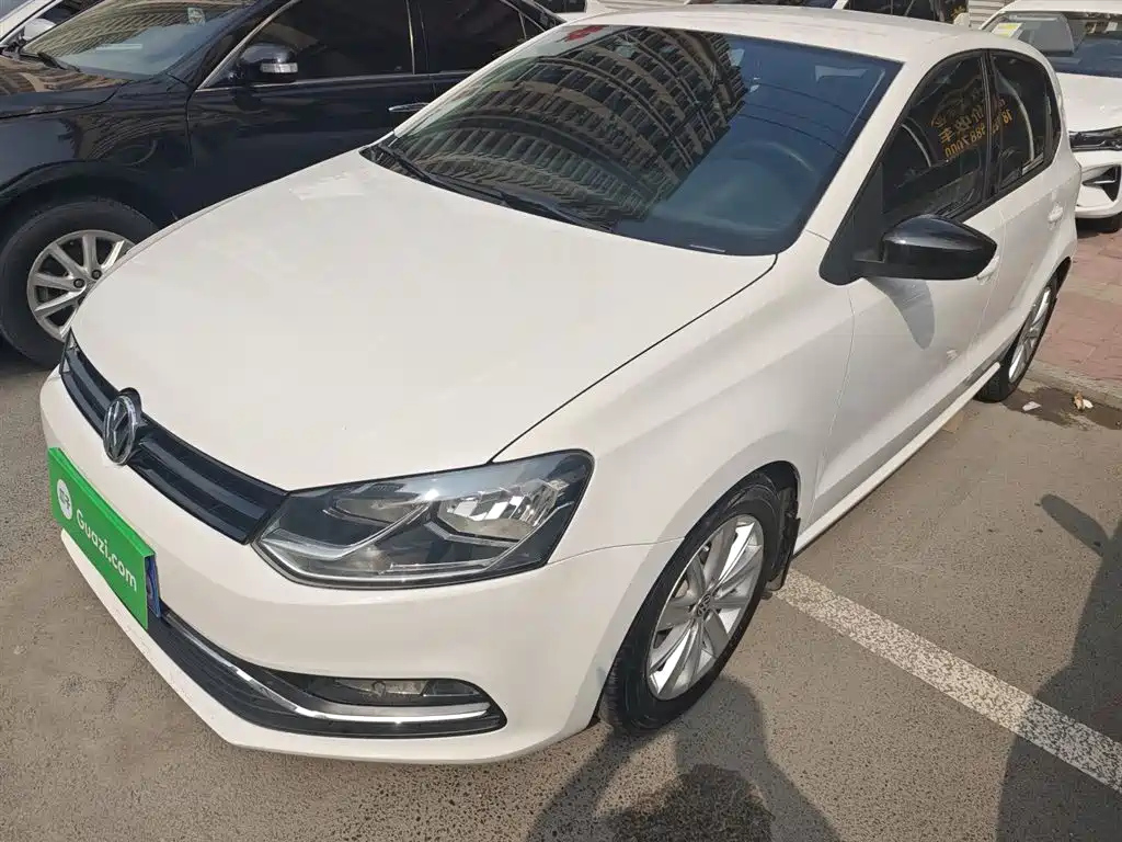 VOLKSWAGEN POLO 2014