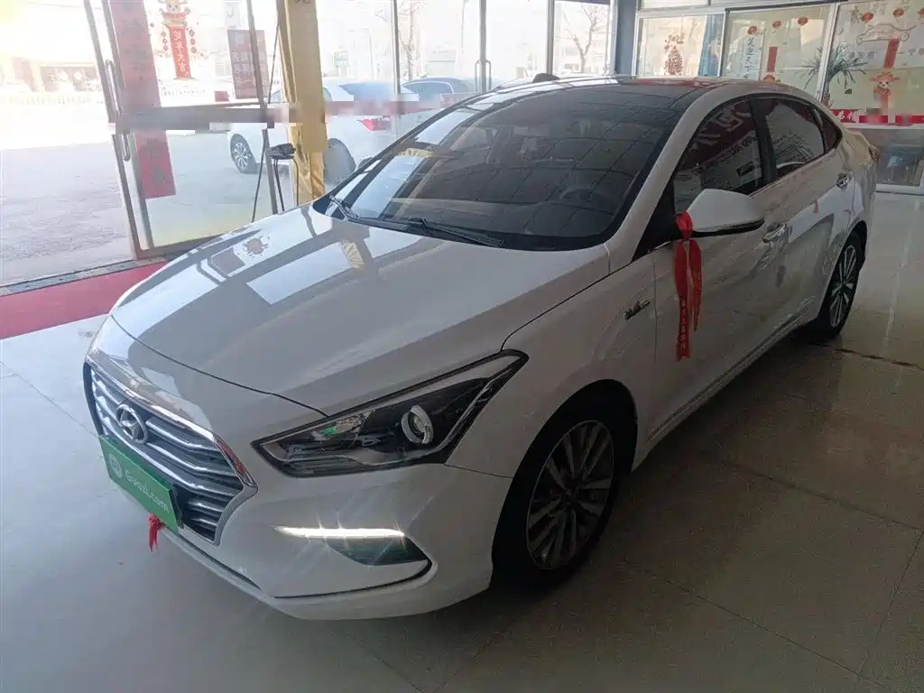 HYUNDAI MISTRA 2017
