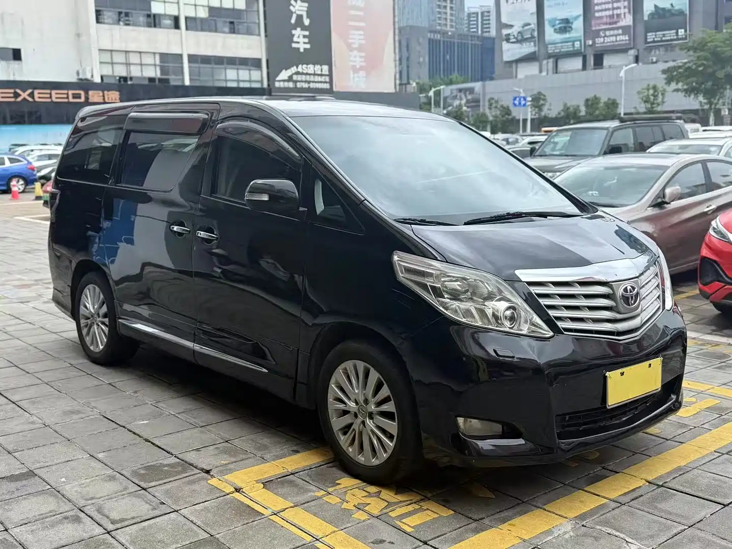 TOYOTA ALPHARD 2011
