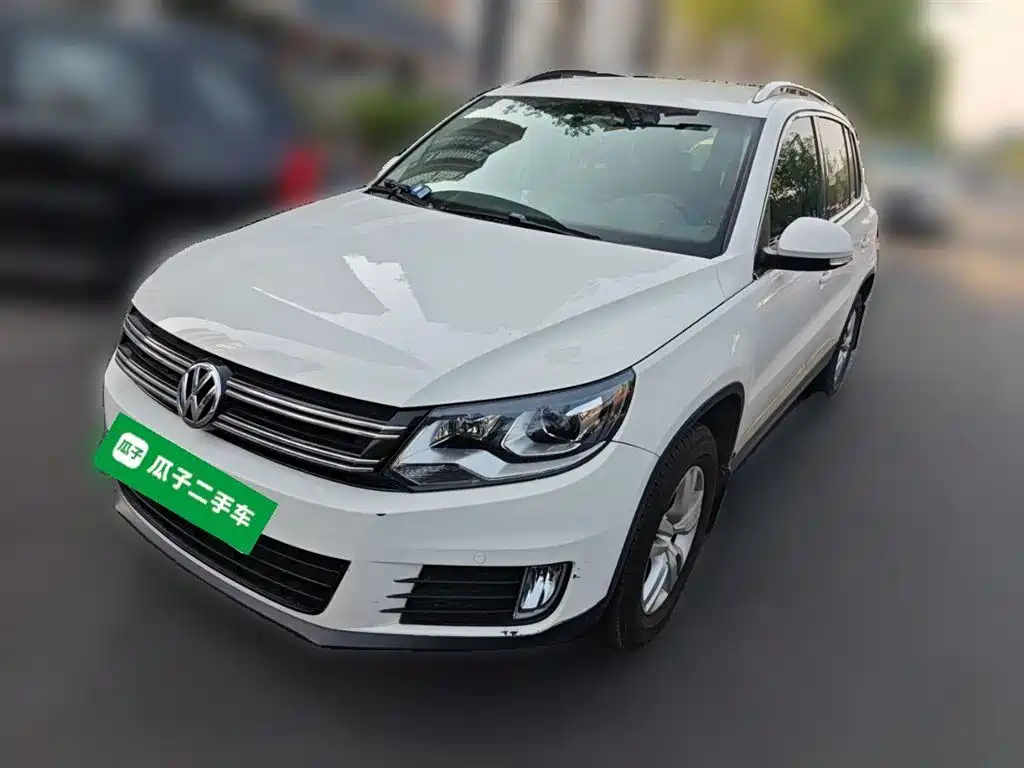VOLKSWAGEN TIGUAN 2015