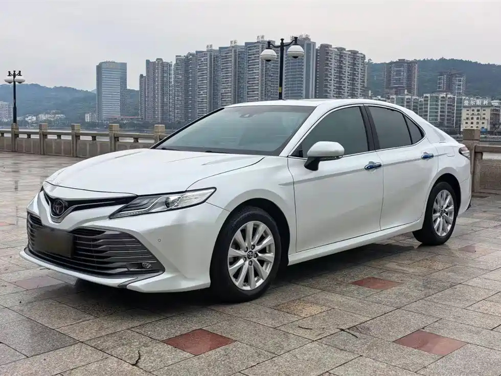 TOYOTA CAMRY 2019