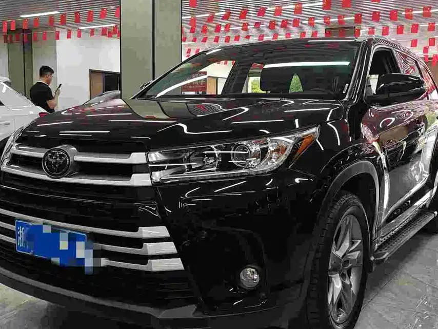 TOYOTA HIGHLANDER