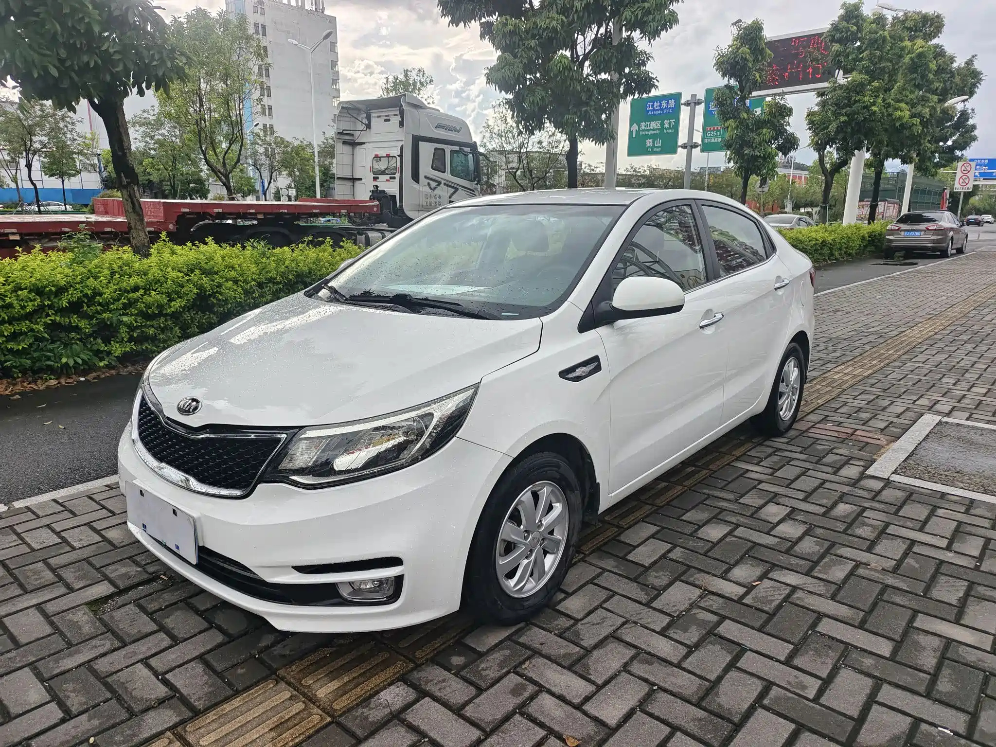 KIA K2 2015