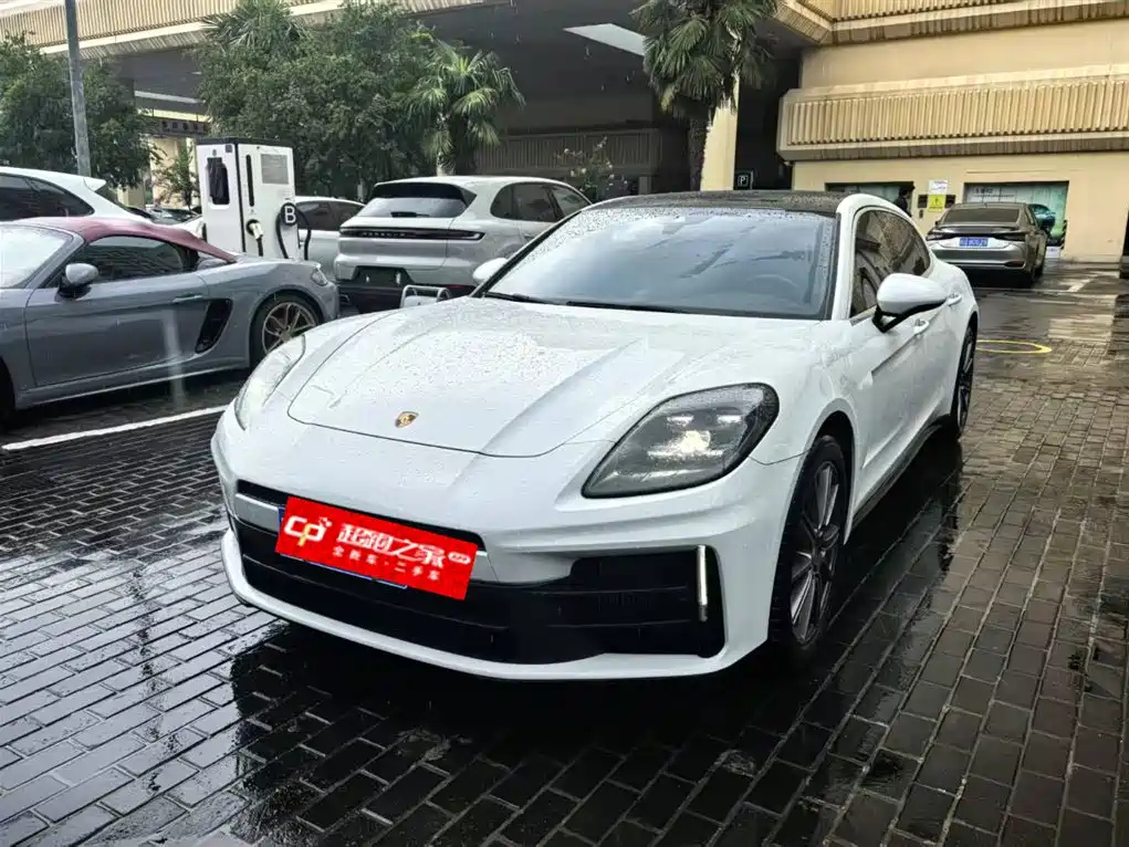 PORSCHE PANAMERA 2024