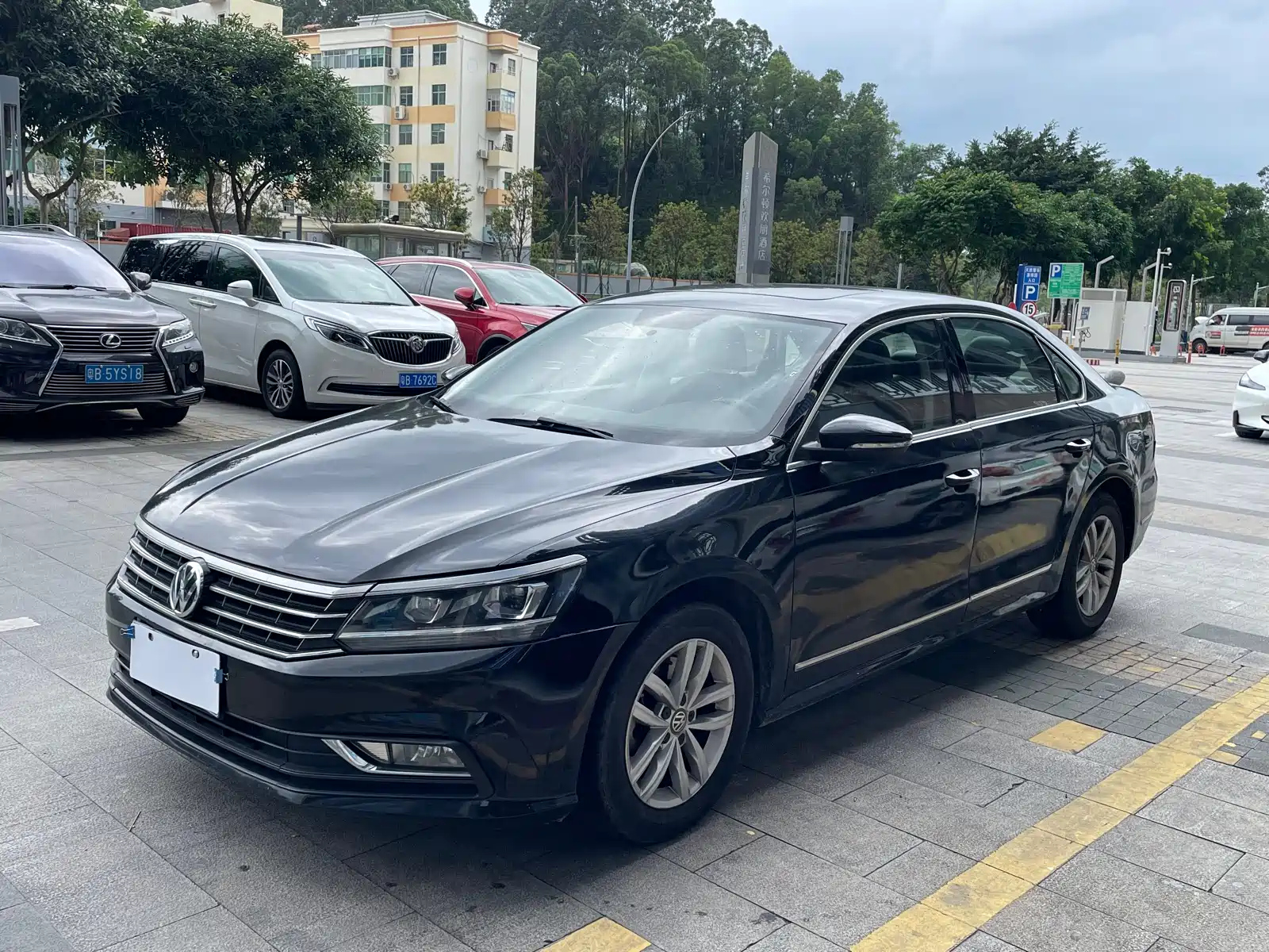 VOLKSWAGEN PASSAT 2015
