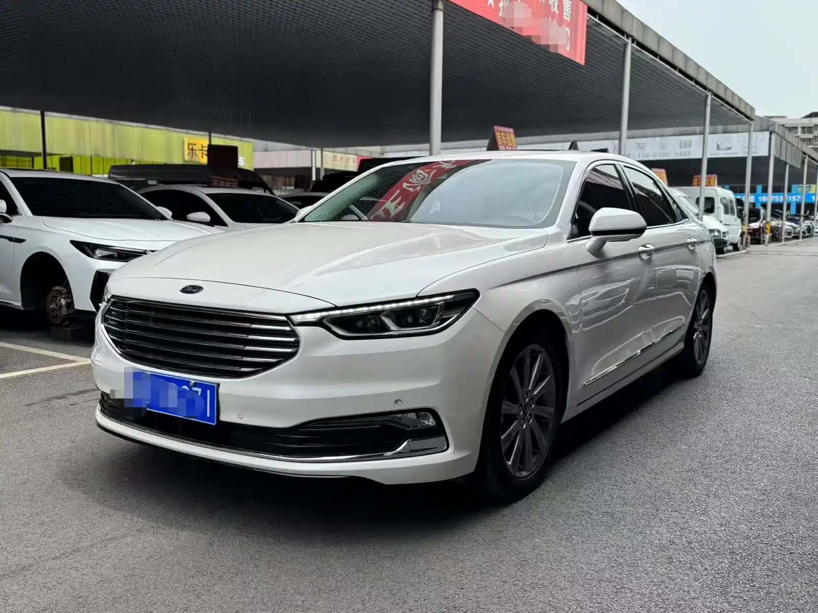 FORD TAURUS 2019