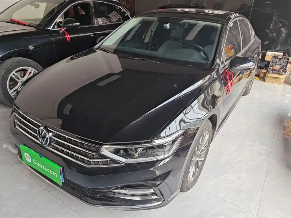 VOLKSWAGEN MAGOTAN 2023