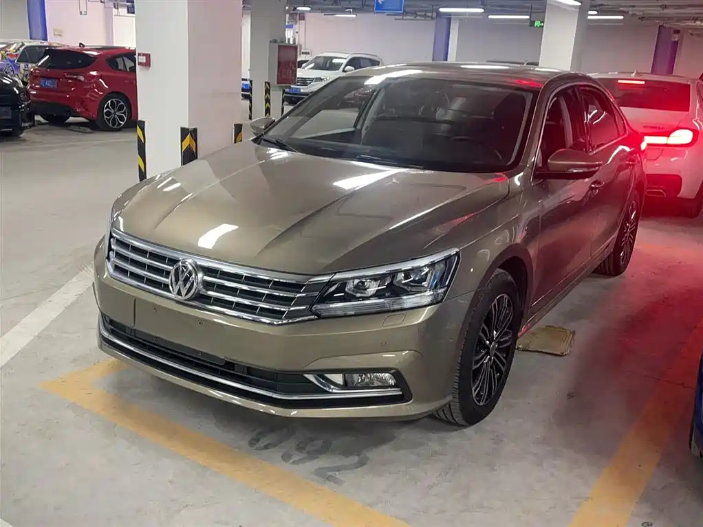 VOLKSWAGEN PASSAT 2017