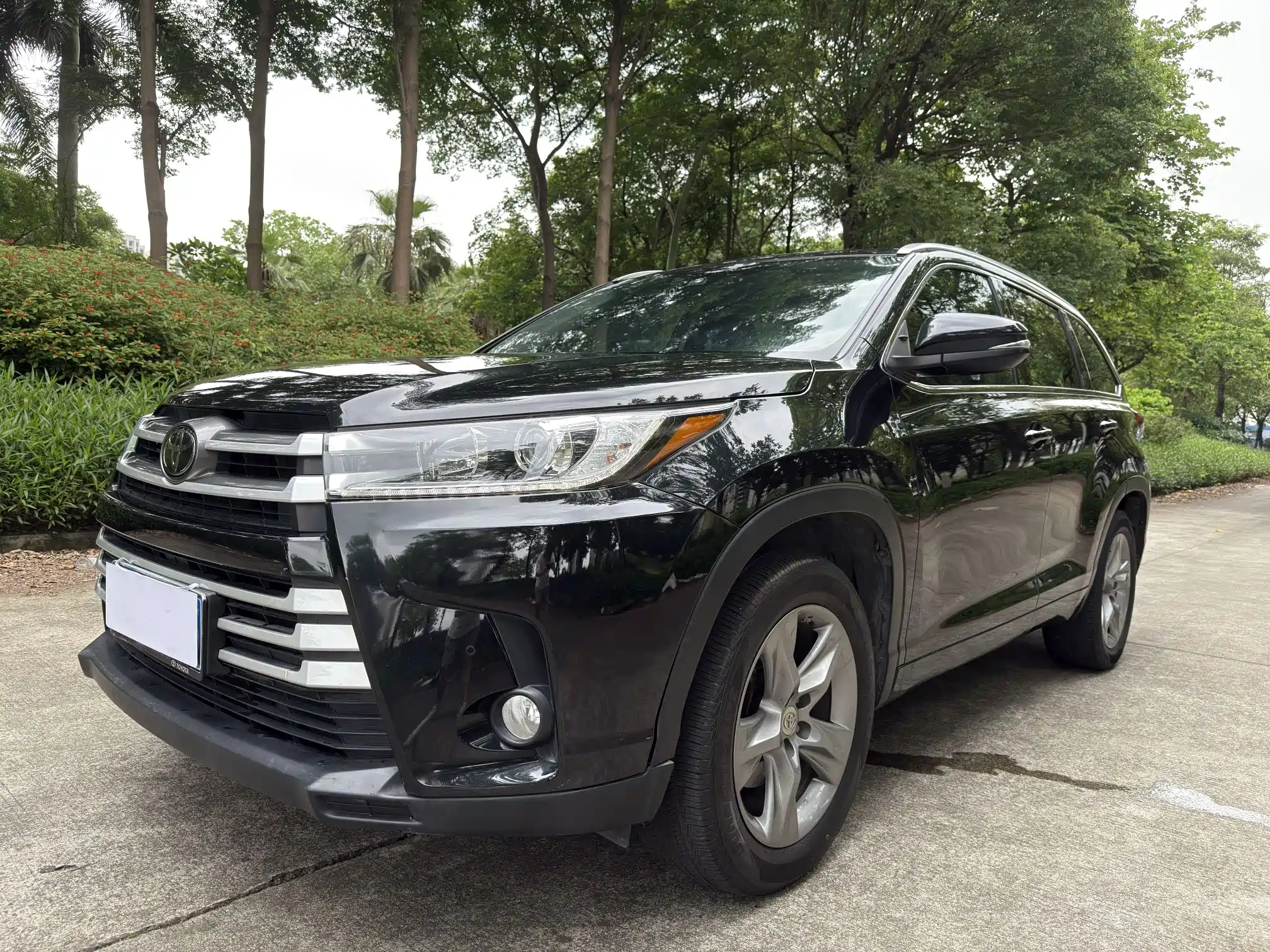 TOYOTA HIGHLANDER