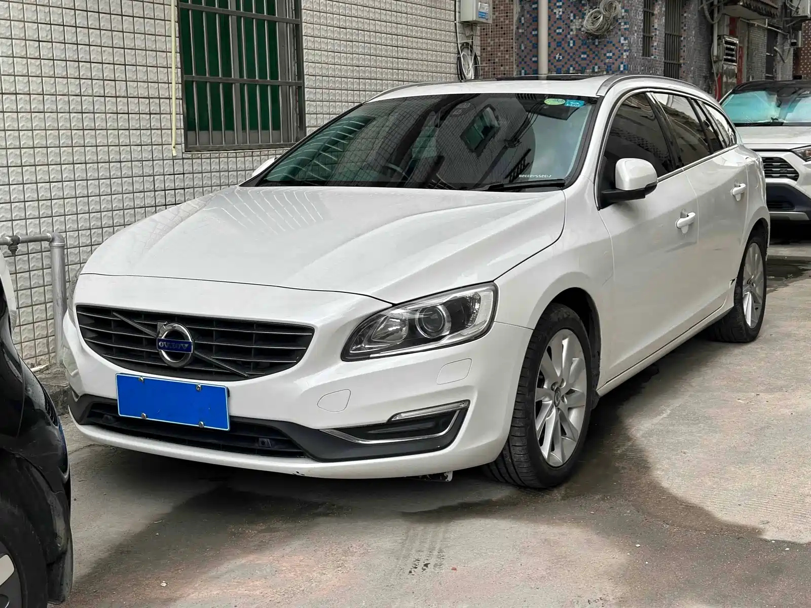 VOLVO V60 2016