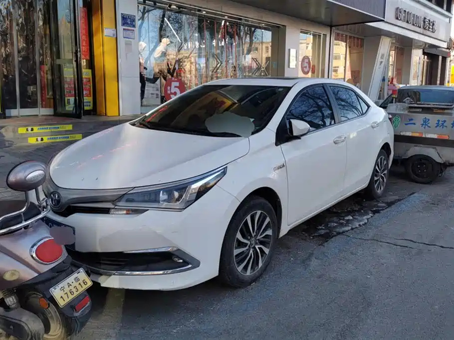 TOYOTA COROLLA 2017