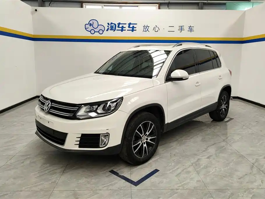 VOLKSWAGEN TIGUAN 2015