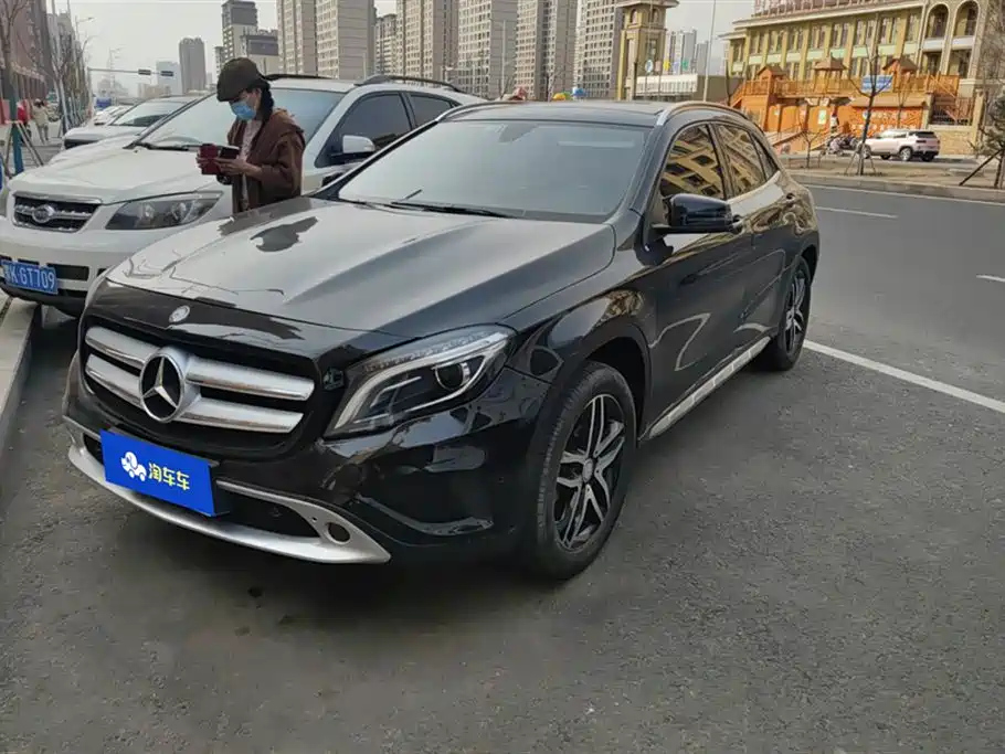 MERCEDES BENZ GLA 2016
