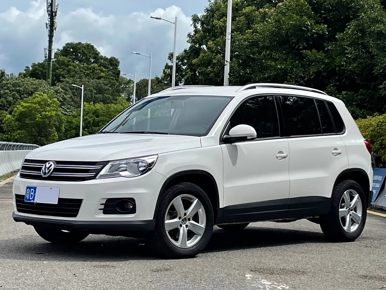 VOLKSWAGEN TIGUAN 2012