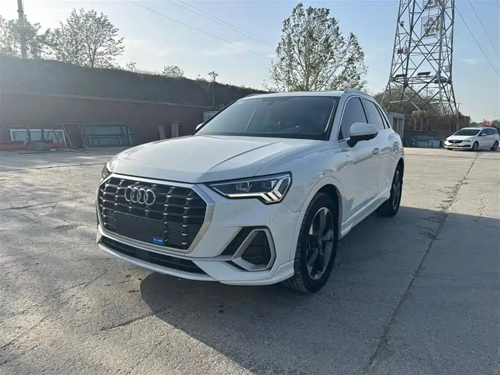 AUDI Q3 2019
