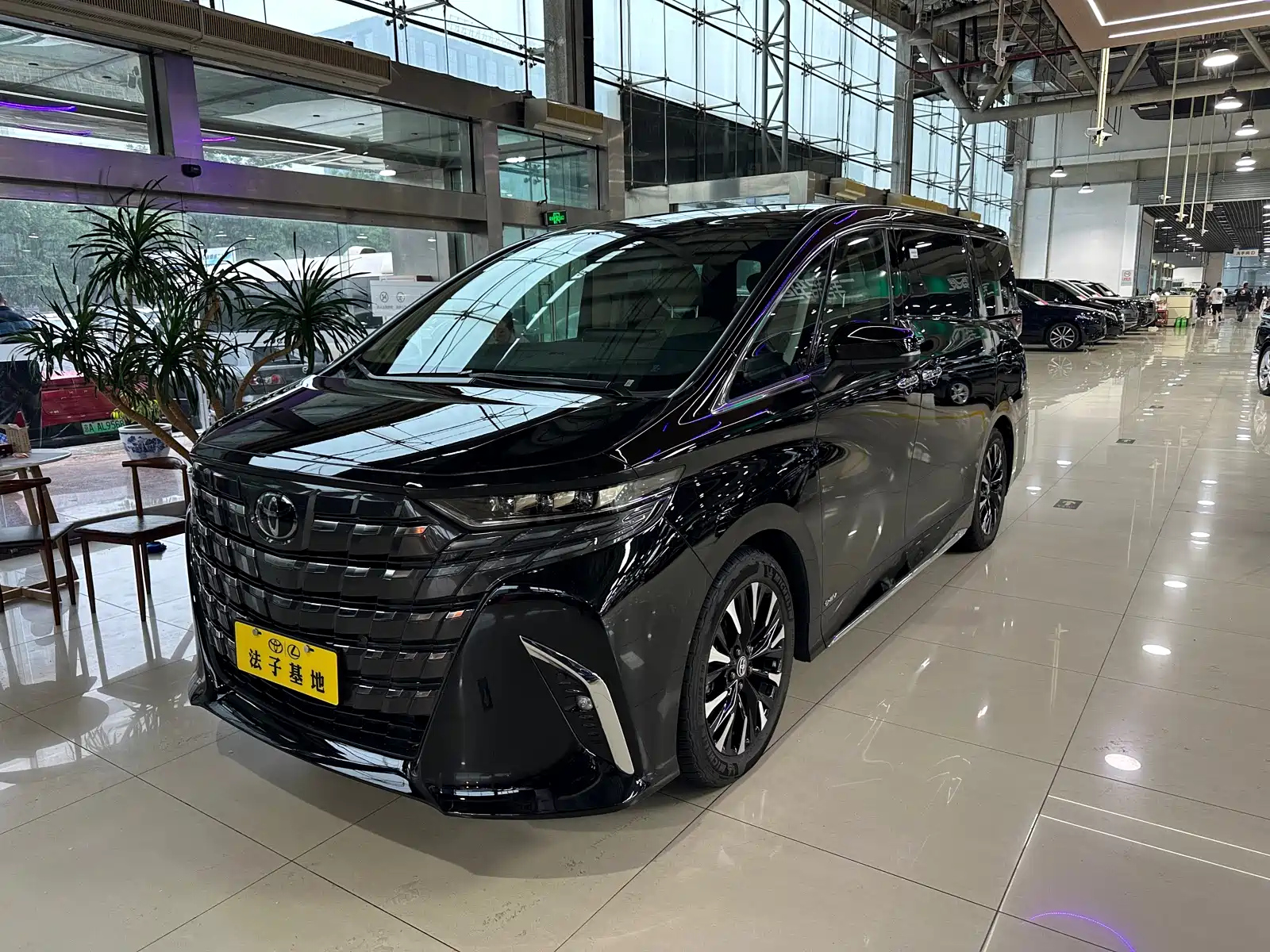 TOYOTA ALPHARD 2024
