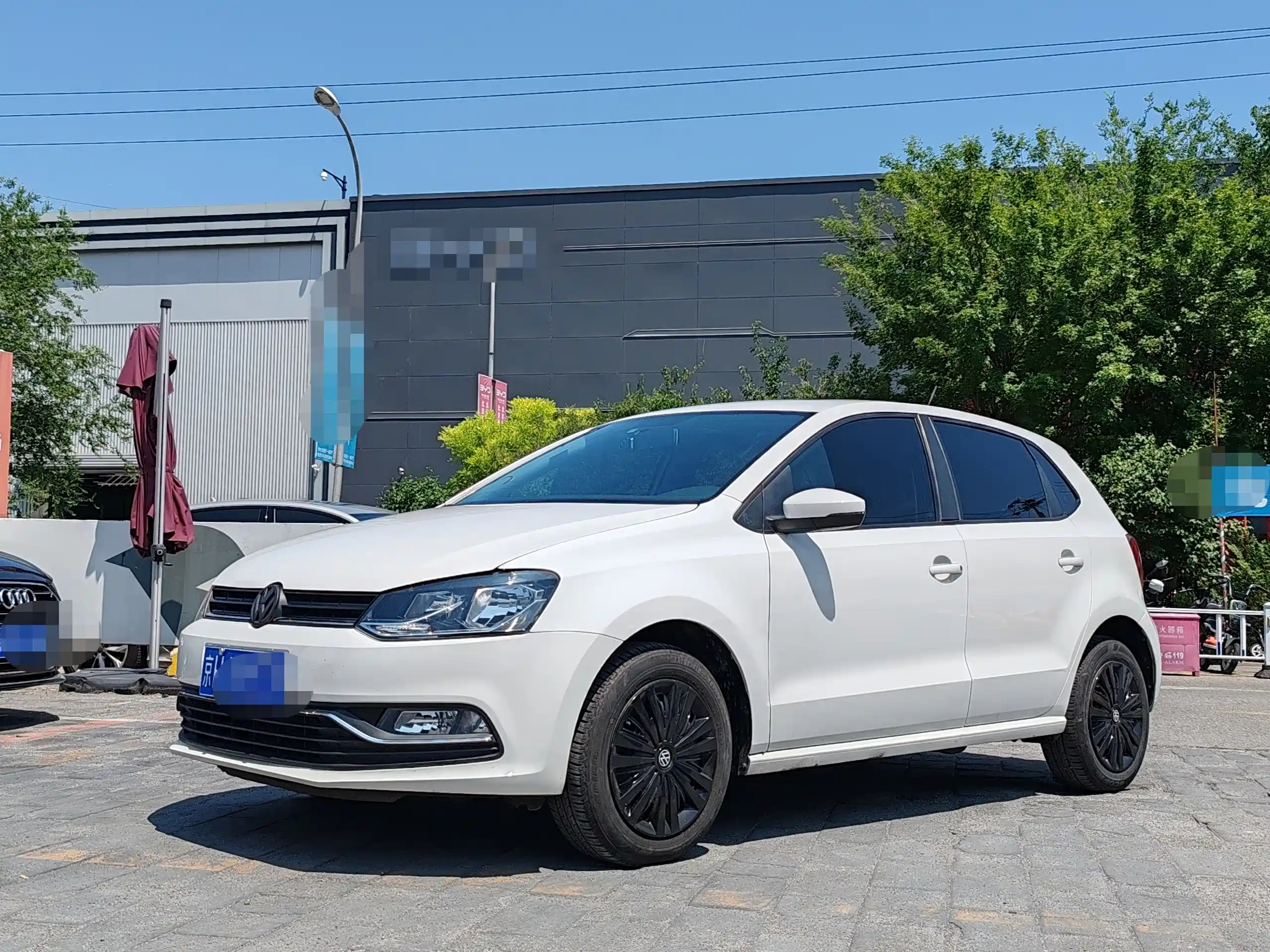 VOLKSWAGEN POLO 2016