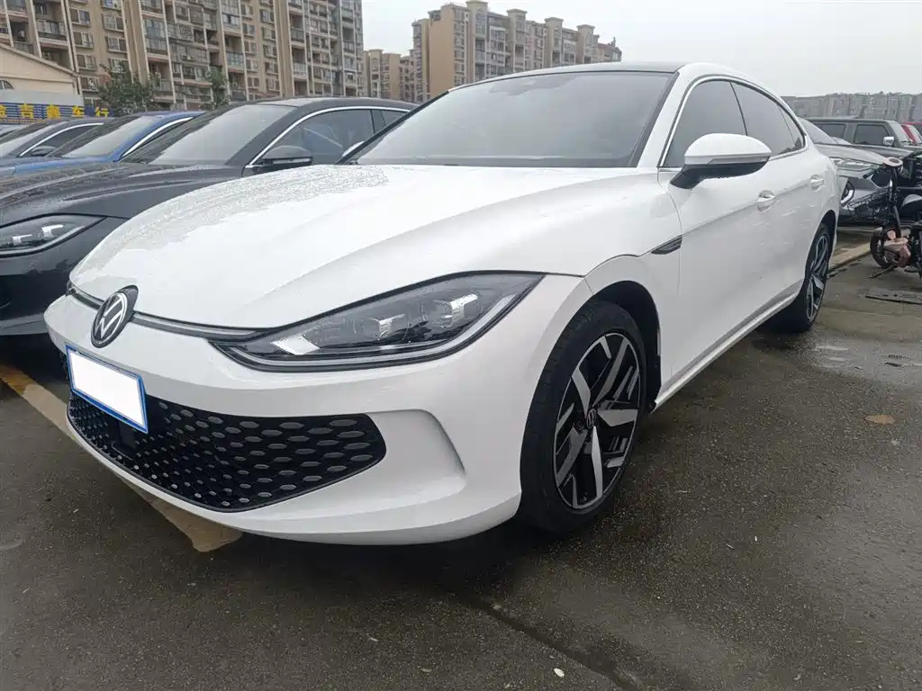 VOLKSWAGEN LAMANDO 2022