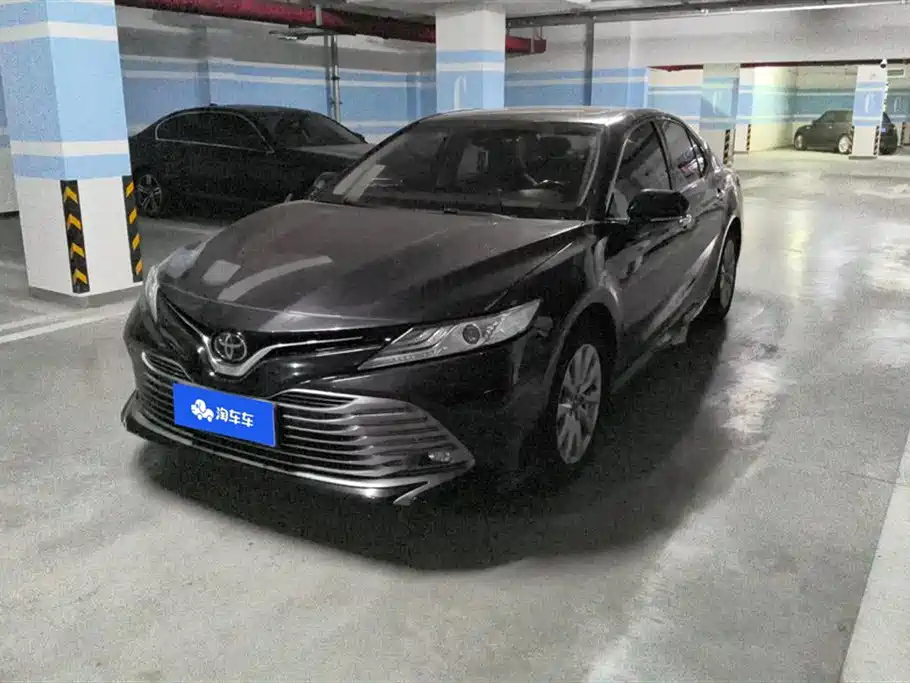 TOYOTA CAMRY 2019