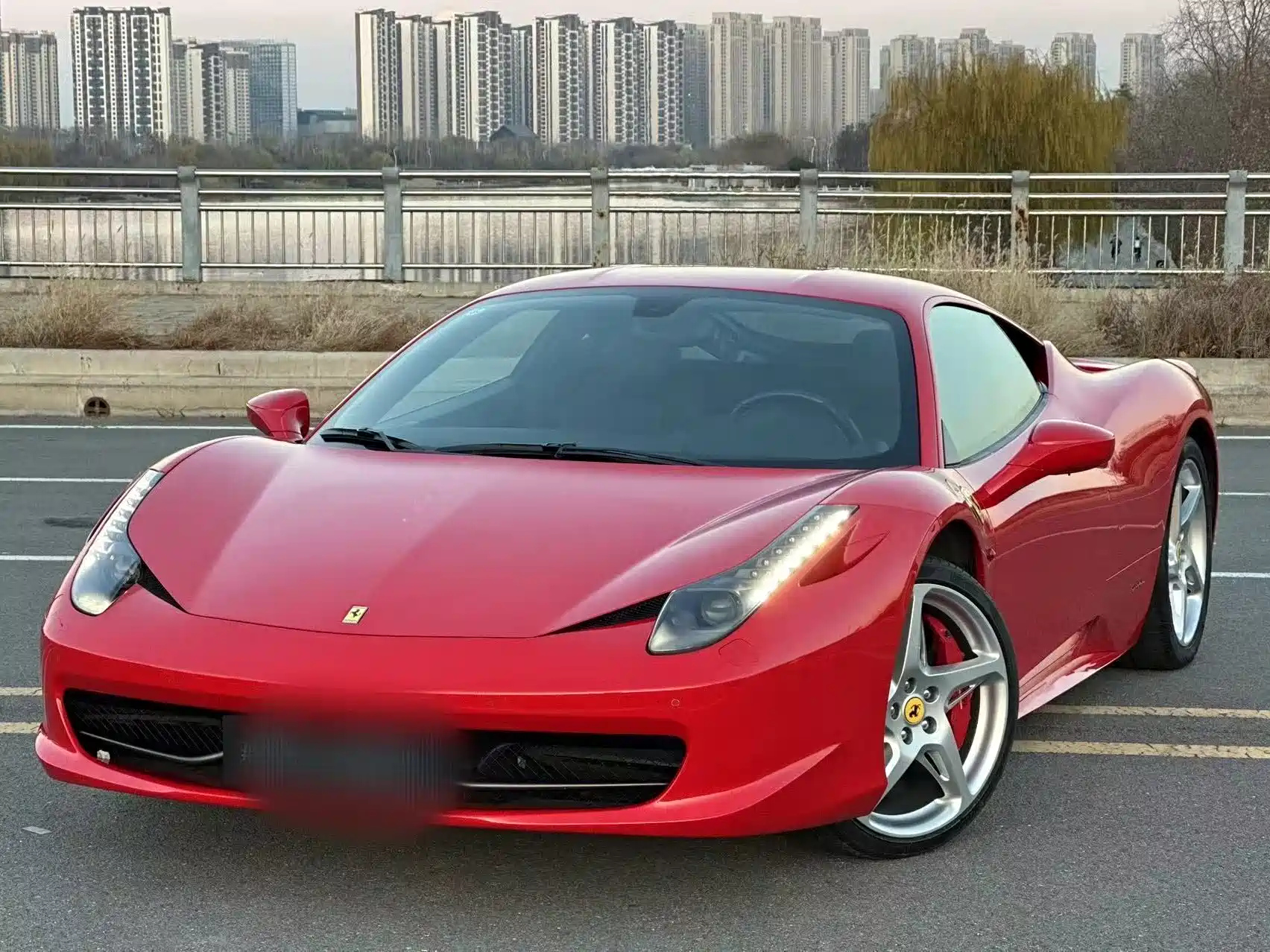 FERRARI 458