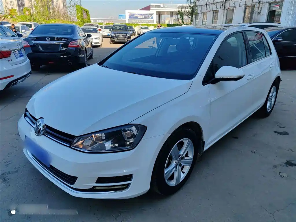 VOLKSWAGEN GOLF 2016