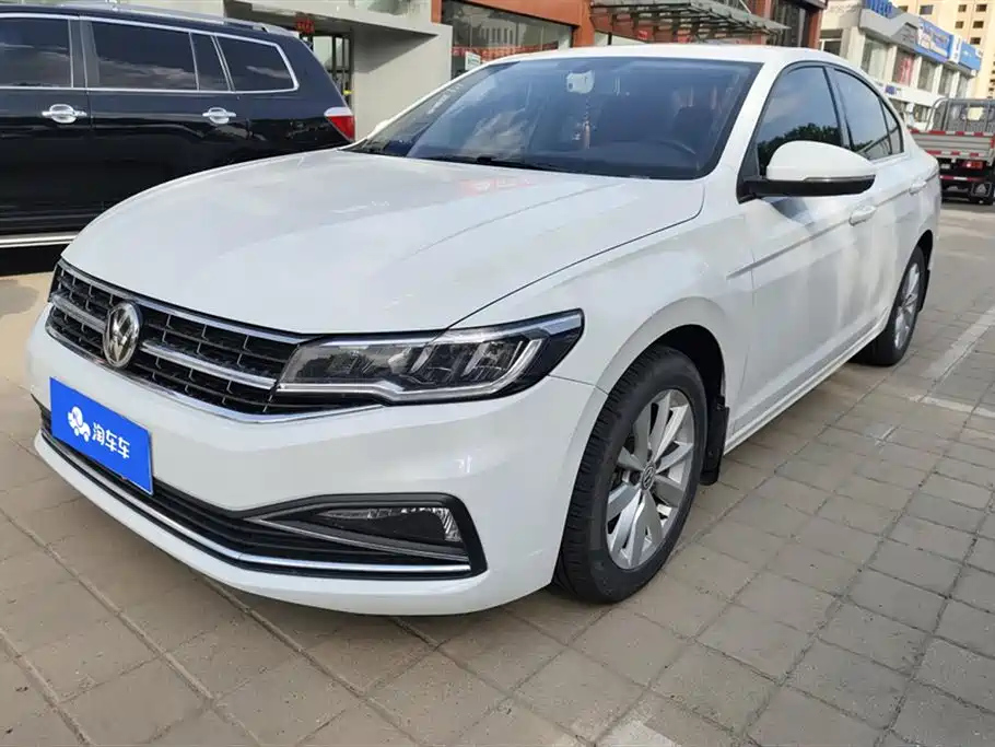 VOLKSWAGEN BORA 2019