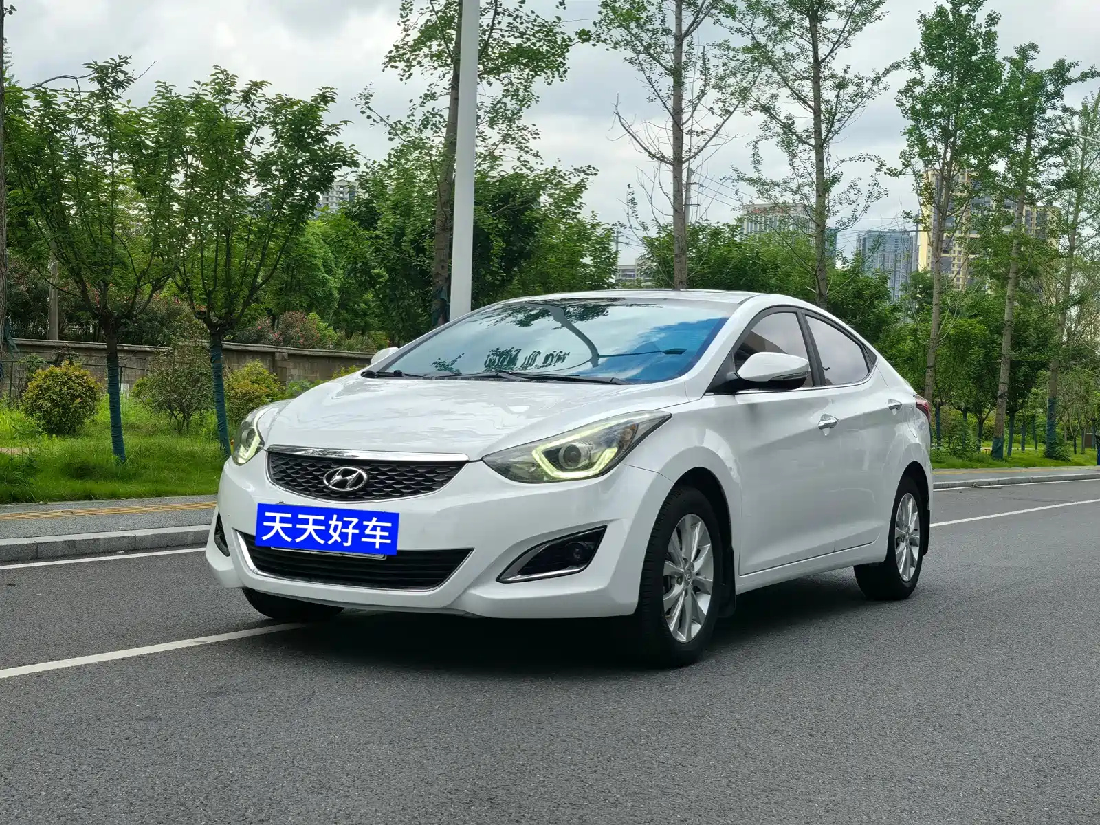 HYUNDAI ELANTRA 2016