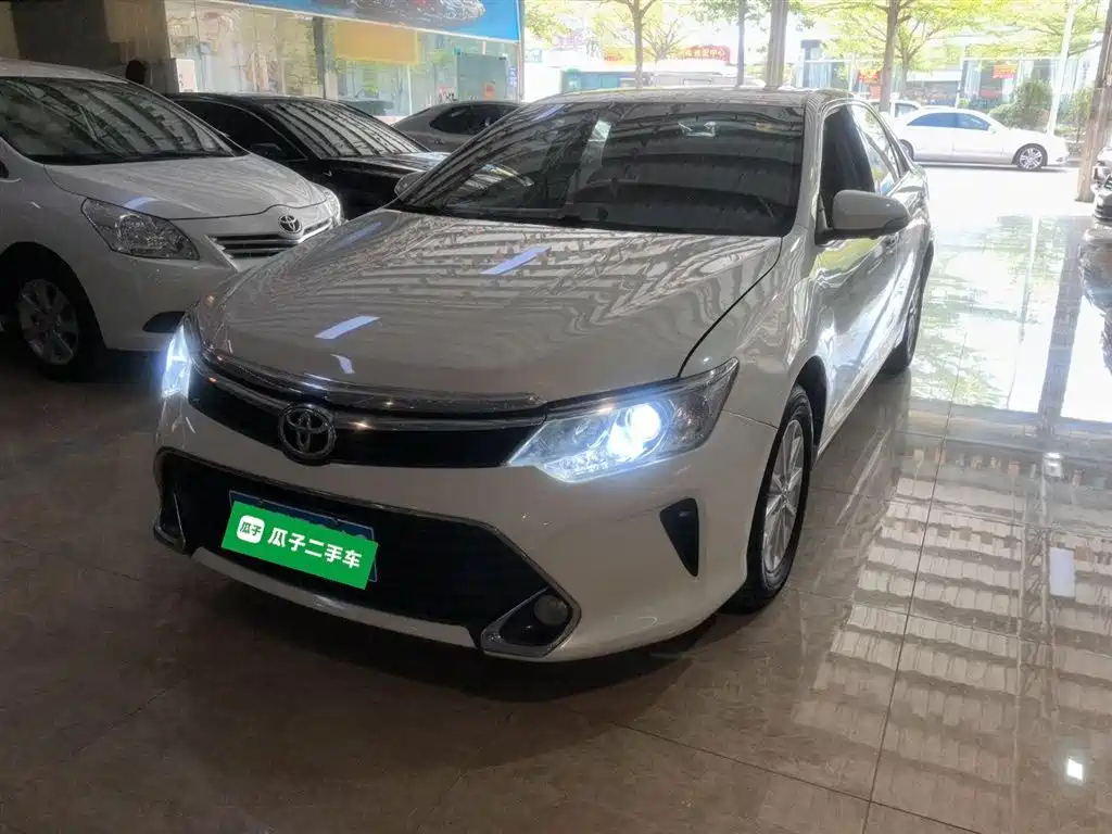 TOYOTA CAMRY 2016