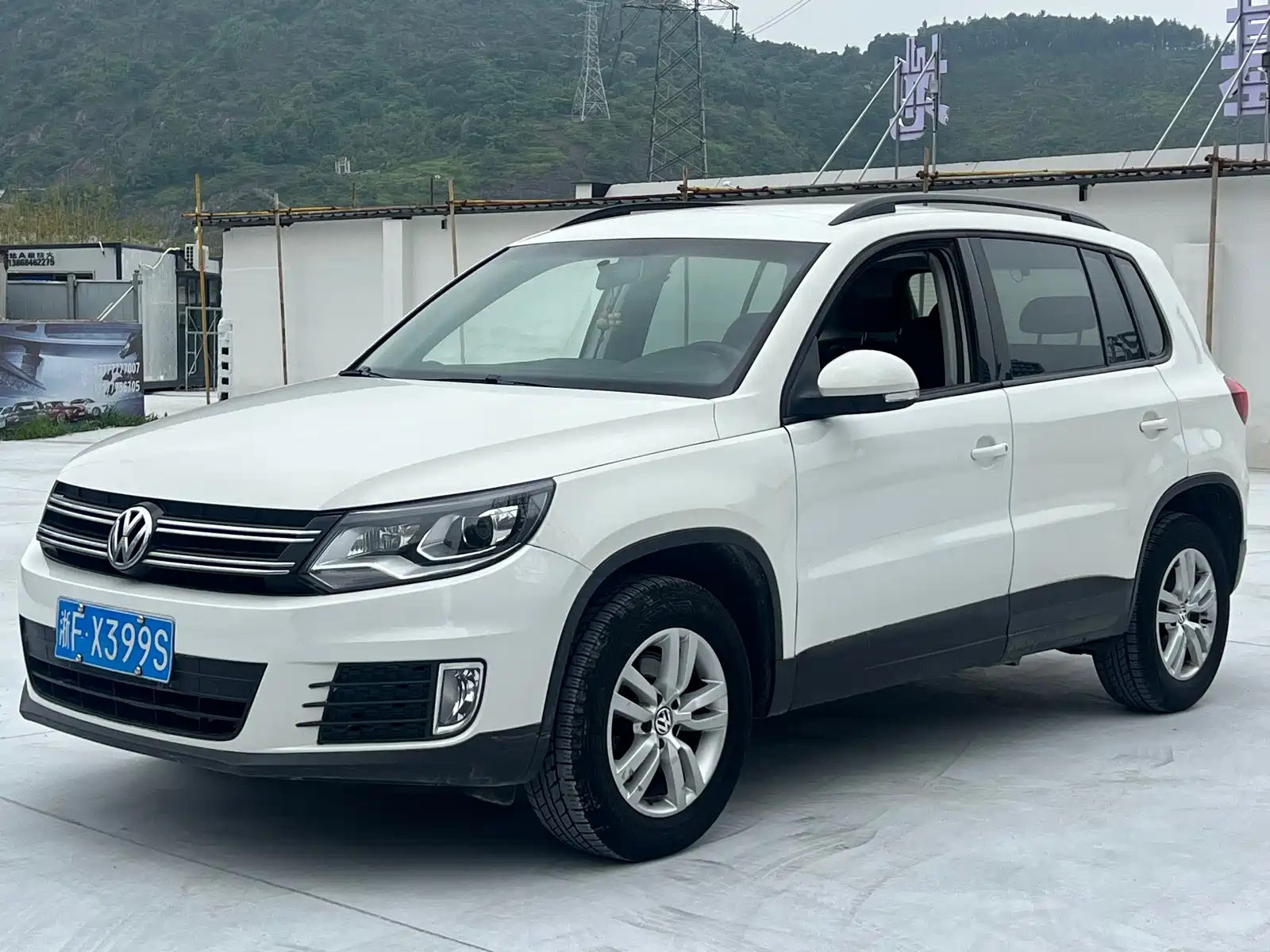 VOLKSWAGEN TIGUAN 2015