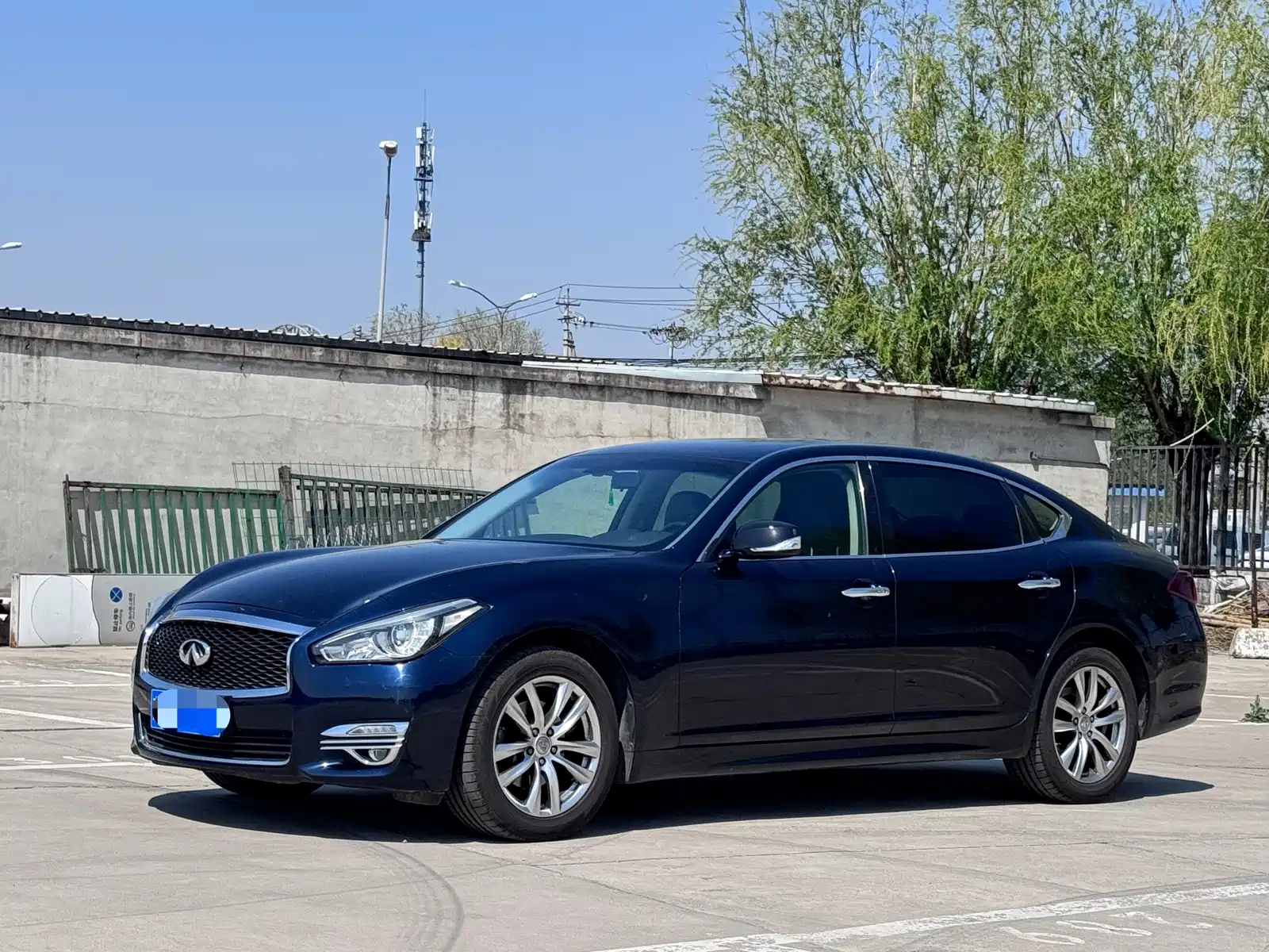 INFINITI Q70 2017